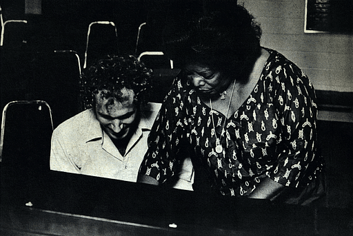 Mary Lou Williams sharing the piano w/the ratitor