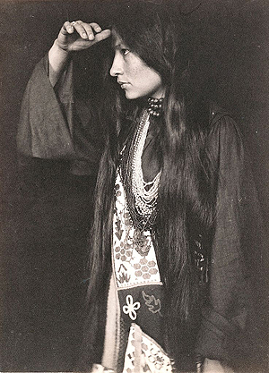 Zitkala-Sa, circa 1898