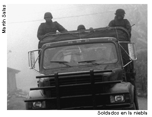 Soldados en la niebla